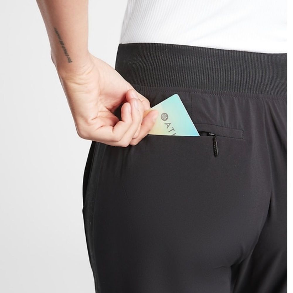 NWT Athleta Brooklyn Ankle Pant Size 8/T. Black - Picture 3 of 7